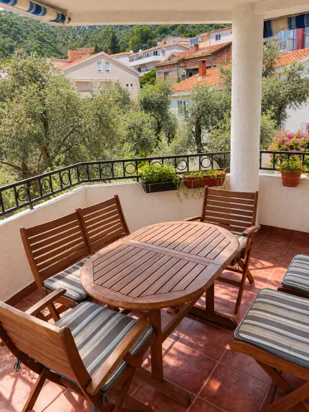 Petrovac - Urgently selling a two-bedroom apartment, 52 m2